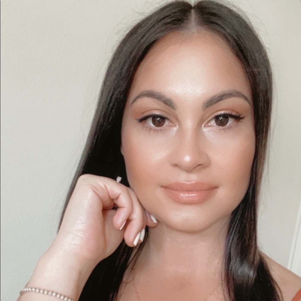 Meet your Posher, Yari